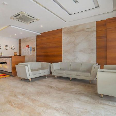 Vaccinated Staff- Townhouse Oak Hotel Silvotel إندور المظهر الخارجي الصورة