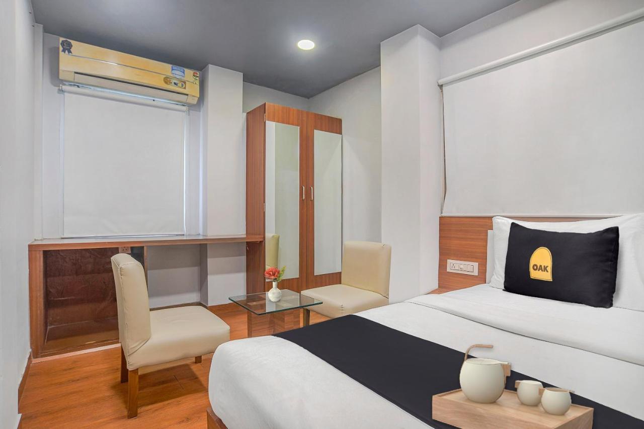 Vaccinated Staff- Townhouse Oak Hotel Silvotel إندور المظهر الخارجي الصورة