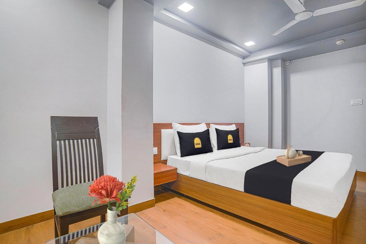 Vaccinated Staff- Townhouse Oak Hotel Silvotel إندور المظهر الخارجي الصورة
