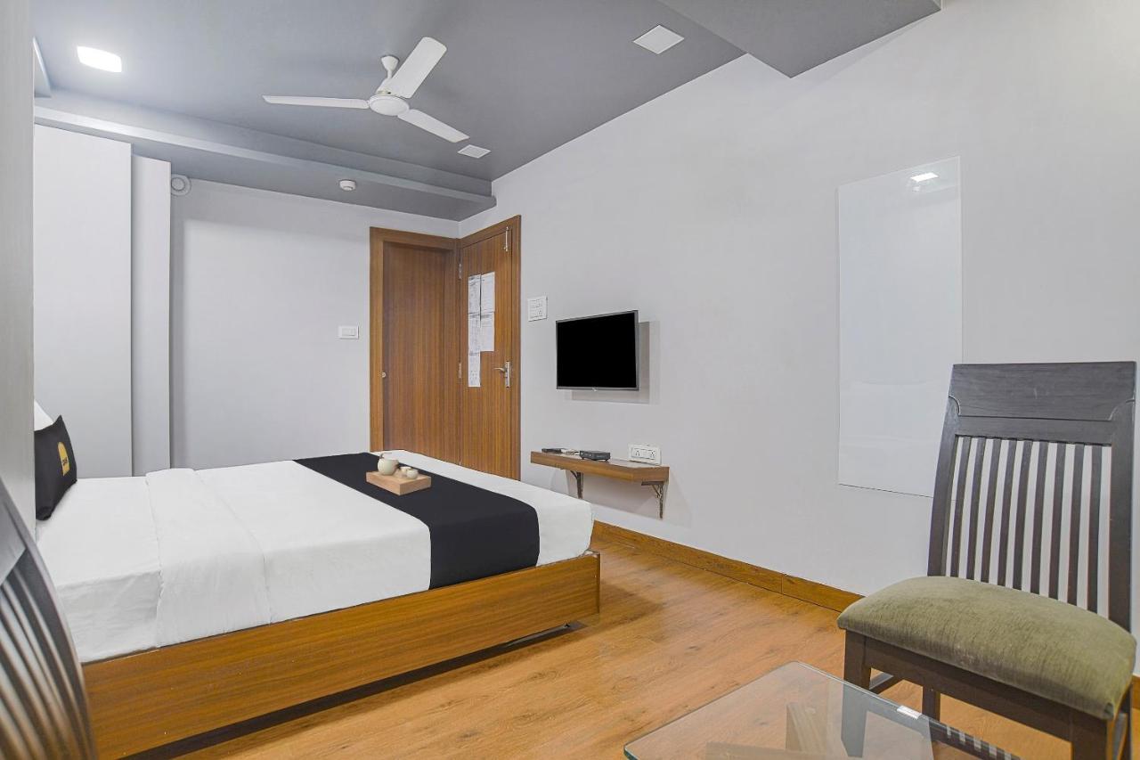 Vaccinated Staff- Townhouse Oak Hotel Silvotel إندور المظهر الخارجي الصورة
