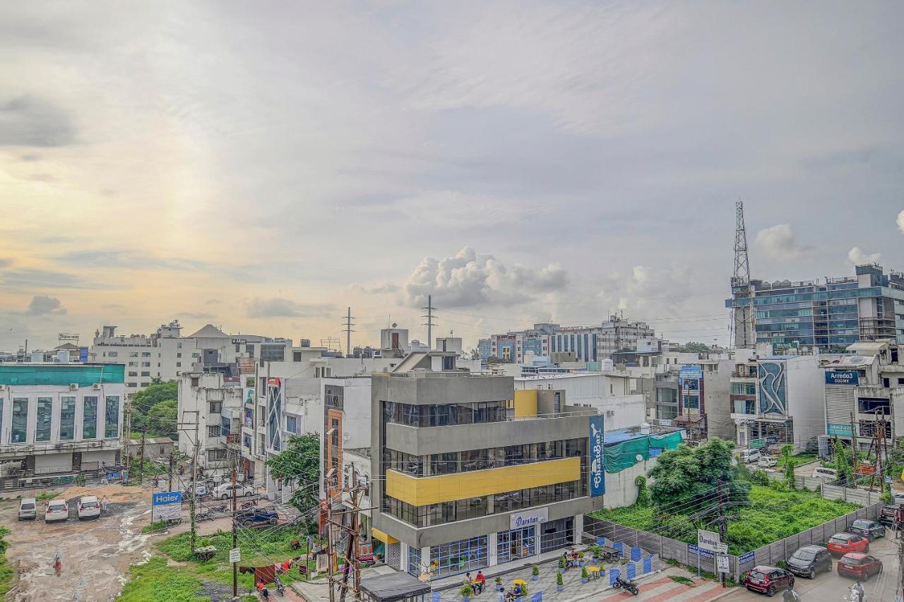 Vaccinated Staff- Townhouse Oak Hotel Silvotel إندور المظهر الخارجي الصورة